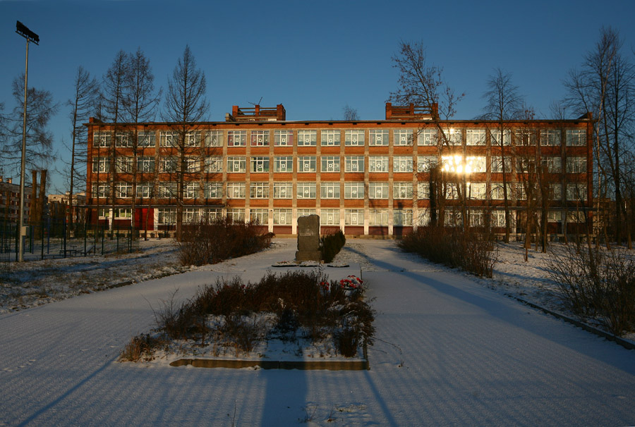 Фотография школы.